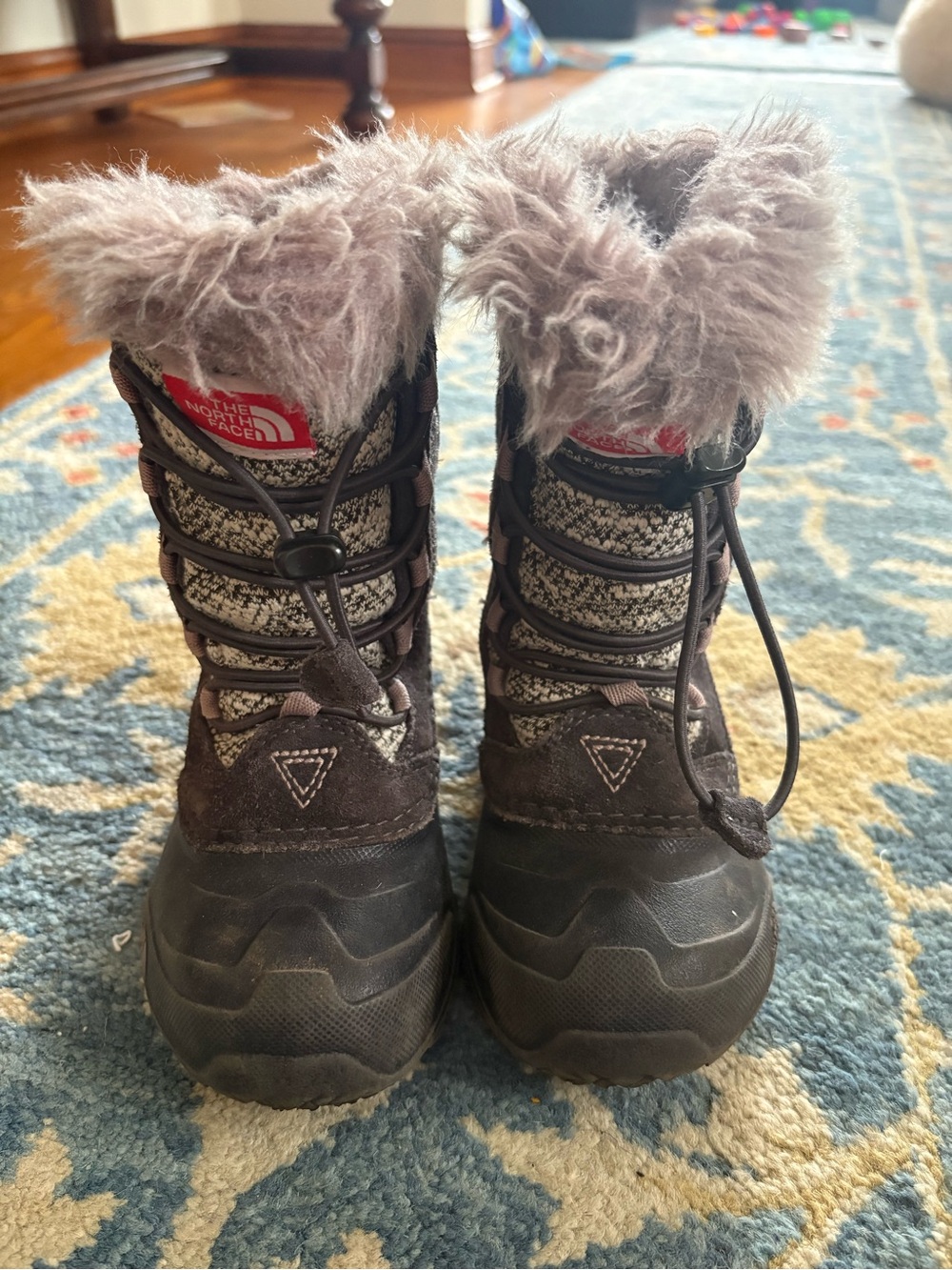 The North Face Heat Seeker Insulated Faux Fur Trim Snow Boots Kids US 11